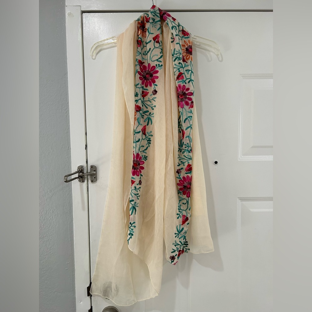 Embroidered scarf Floral